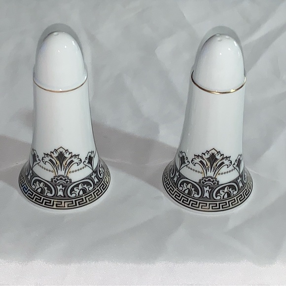 NIB authentic VERSACE x ROSENTHAL Marqueterie bone china SALT & PAPPER shakers - Picture 2 of 12
